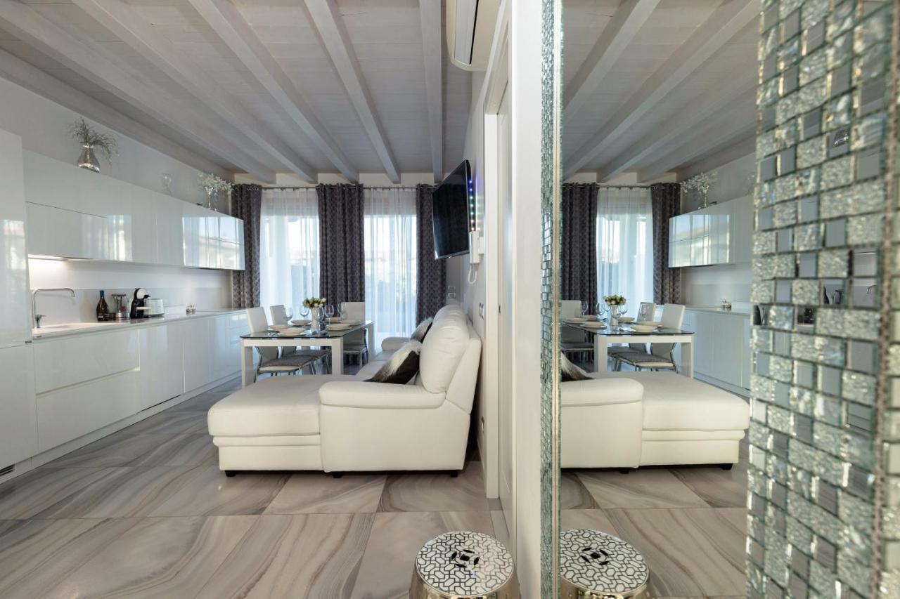 Apartment Blue Laguna シルミオーネ エクステリア 写真