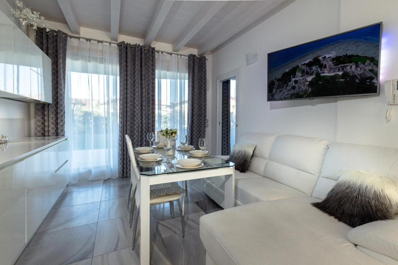 Apartment Blue Laguna シルミオーネ エクステリア 写真