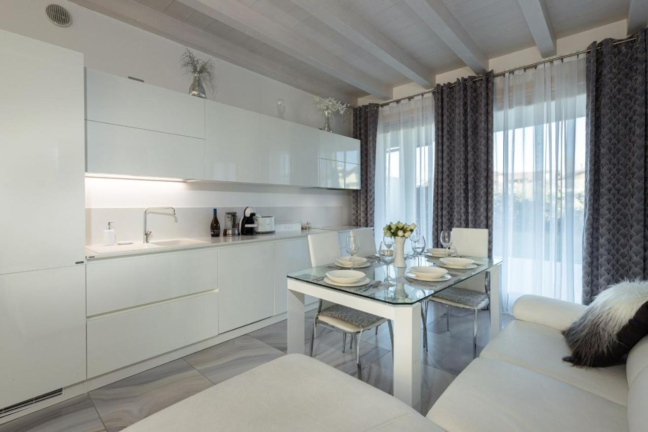 Apartment Blue Laguna シルミオーネ エクステリア 写真