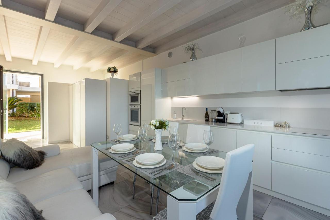 Apartment Blue Laguna シルミオーネ エクステリア 写真